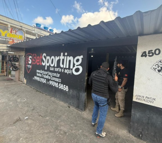 Polícia Civil apreende 17 máquinas caça-níqueis em Santa Rita com apoio técnico da LOTEP