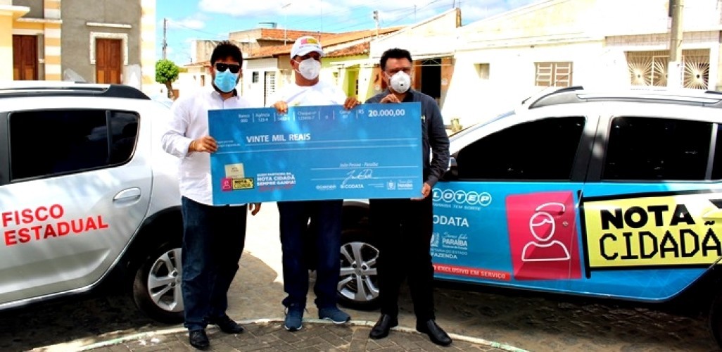 Nota cidadã entrega prêmio especial ao ganhador de R$ 20 mil em Caturité